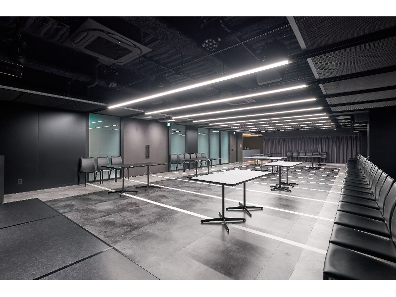 【メインフロア - 半立食レイアウト】- グレイドパーク 新橋駅前8F（銀座口）