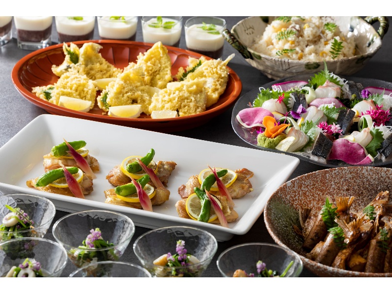 バンブープラン（大皿）＠5,500円
　　　　フリードリンク付お一人様7,500円
（２時間飲み放題付＠5,500円+@2,000円)

※写真はイメージです。
　仕入れ状況により、内容を変更させていただく場合がございます。
　※　金額は全て税込み価格です。