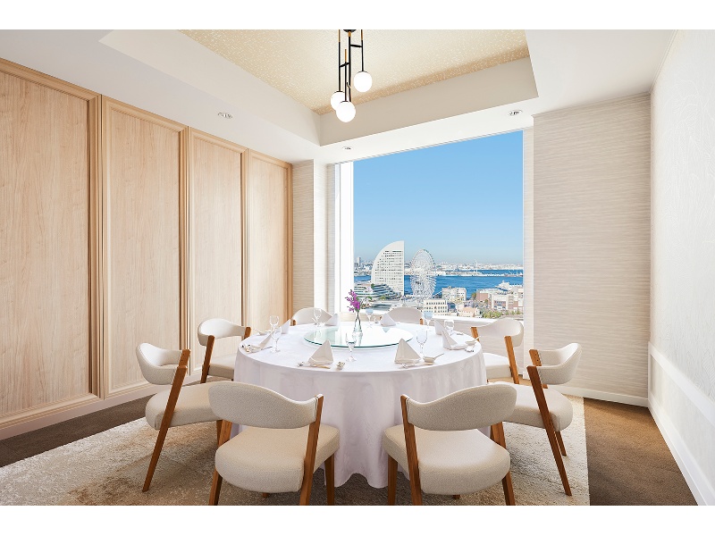 【瑞雲の間】
着席：6〜12名様