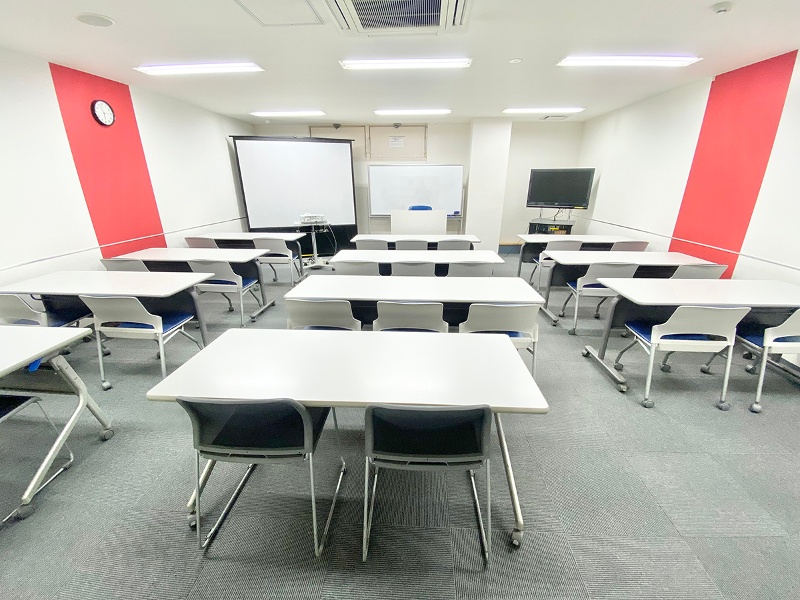【Room5B】スクールスタイルで貸出しのため、パーティー使用のレイアウト変更はお客様にてお願いいたします
