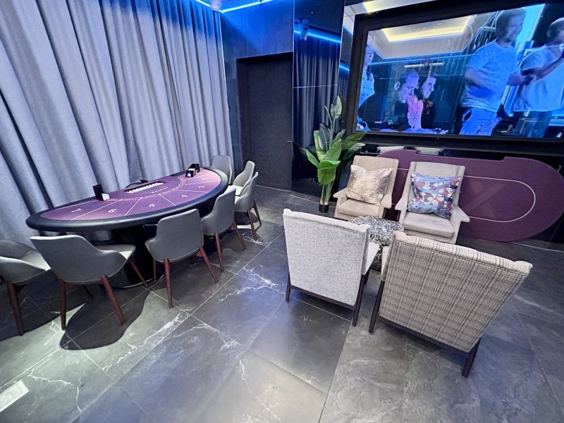 メインフロア_X CASINO（アミューズメントカジノ）＜東急歌舞伎町タワー5F＞