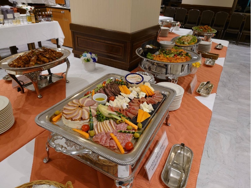 ブッフェ料理　ホワイエ会場①