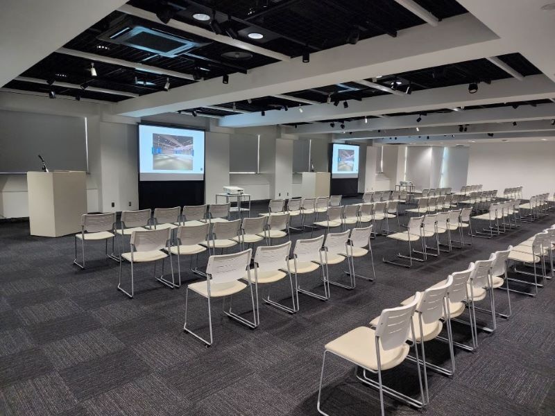 セミナー時は横長にお使いいただくことでスクリーンも見やすくご利用いただけます！