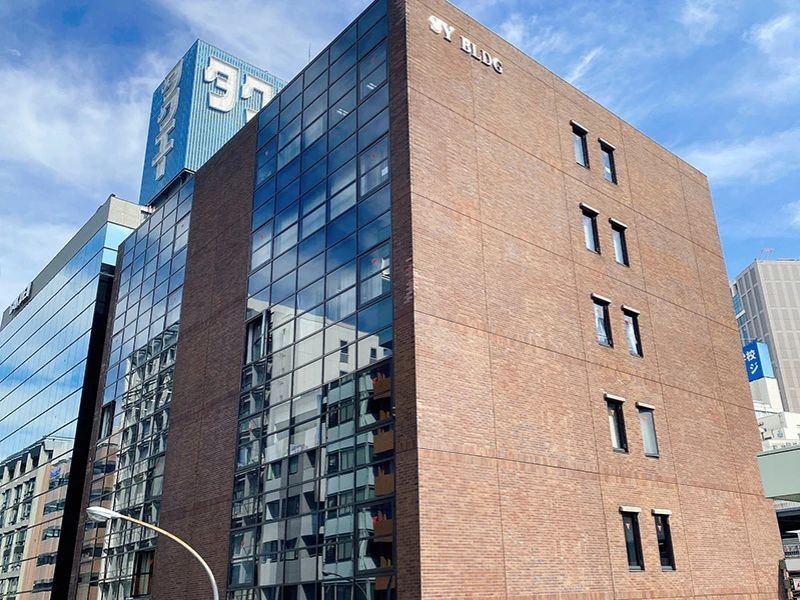 横浜駅西口から徒歩5分の便利な立地にございます！