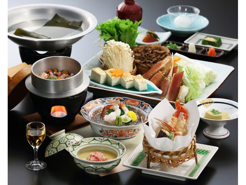 秋～冬の時期限定の「ズワイ蟹尽くし会席」