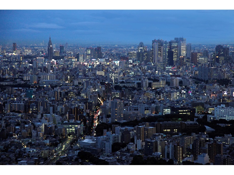 地上220mからの眺望はまさに絶景。夕闇に染まりゆく東京　昼から夜へと変化するサンセットタイムは感動の一言。