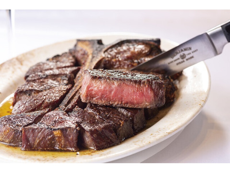 メインはU.S.プライムフィレミニョンのステーキ♪　＋デザート＆コーヒーまたは紅茶＋ドリンク飲み放題付き