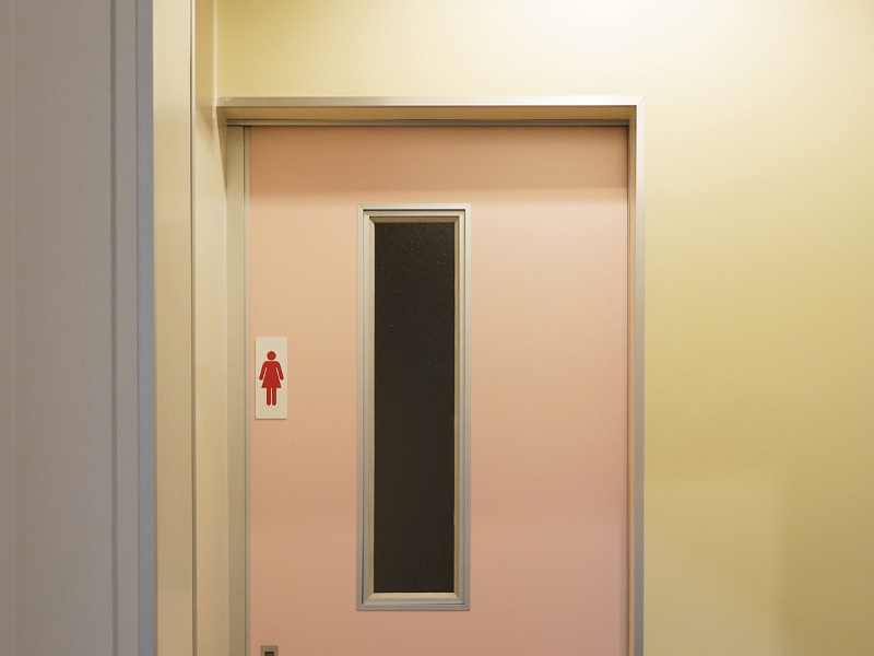 トイレは男女別となっております。