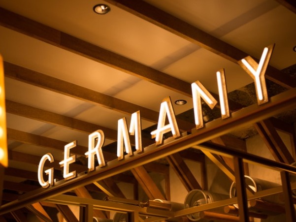 雰囲気をぐっと引き立てる「GERMANY」のサイン。
