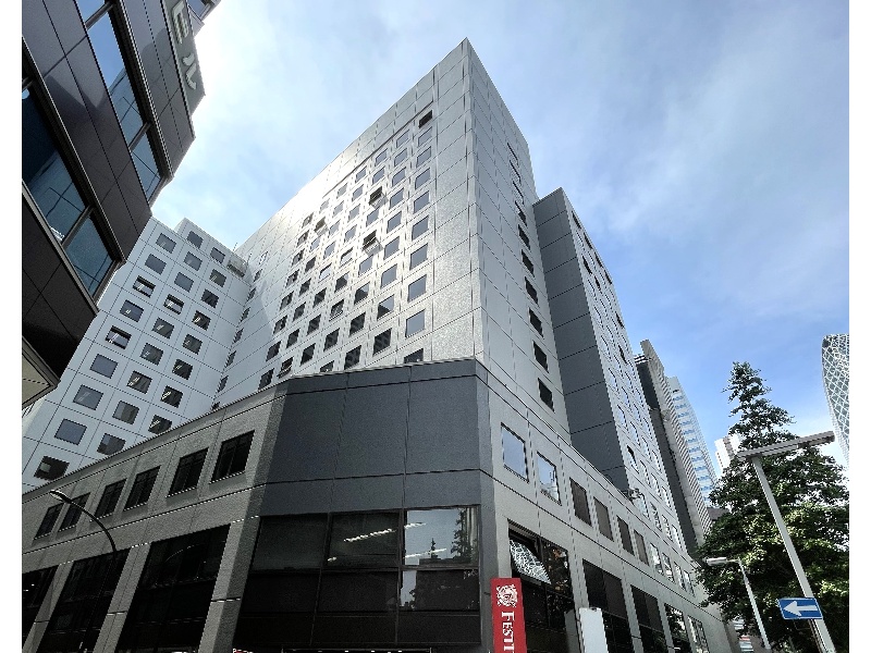 JR各線「新宿駅」南口・西口 徒歩5分/東京メトロ・都営地下鉄「新宿駅（7番出口）」 徒歩1分