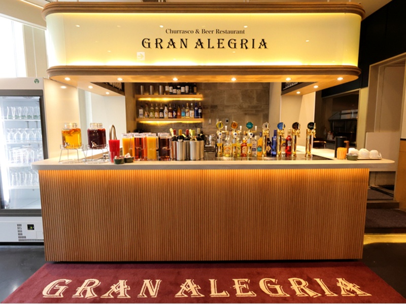 100種類超のドリンク飲み放題プラン完備！ビール・ワイン・カクテルなど豊富なラインナップで宴会を盛り上げます。