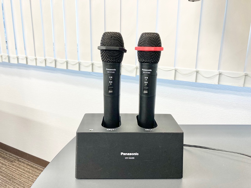 【多目的ホール】ワイヤレスマイク2本あり