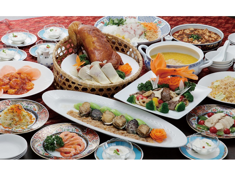 新年会、飲み放題付きコミコミ９000プラン
【鮑とタイラギ貝のXO炒めとふかひれ姿の白湯煮込みのコース】