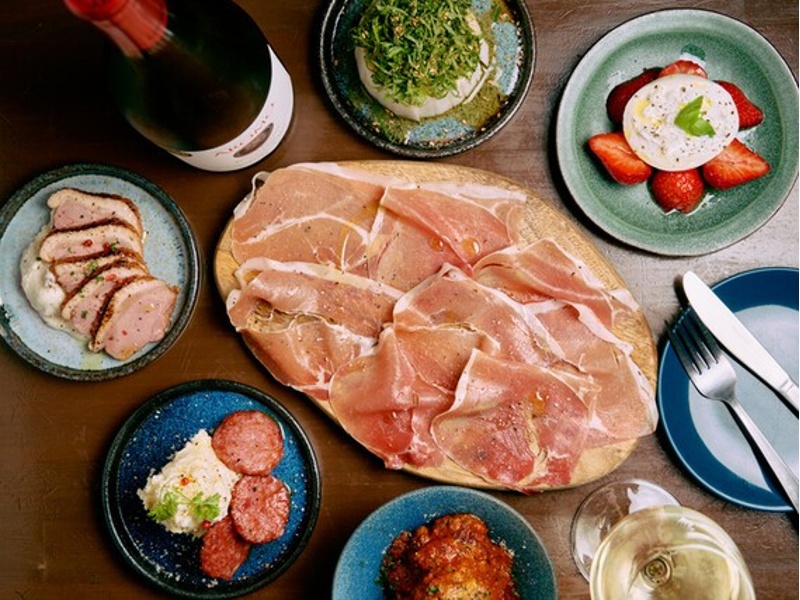 貸し切りパーティープラン
※人数は応相談