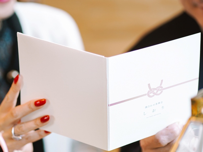 お祝い・慶事会食
お客様の大切な記念日や
ご家族同士の顔合わせ食事会をプロデュースしています。