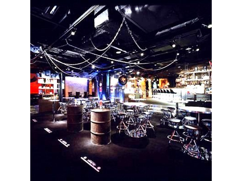 最大150名迄収容可能！広いフロアは貸切宴会にオススメです。