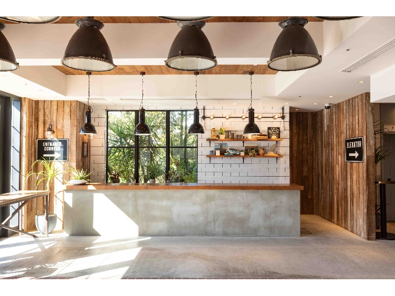 １Fロビー
受付・クローク対応可能