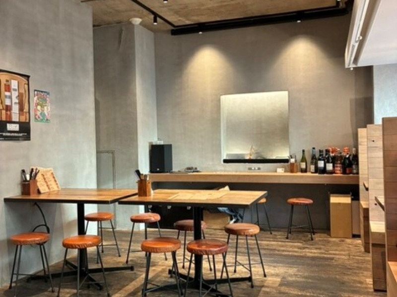 店内中央からお店の奥側のレイアウトでございます。