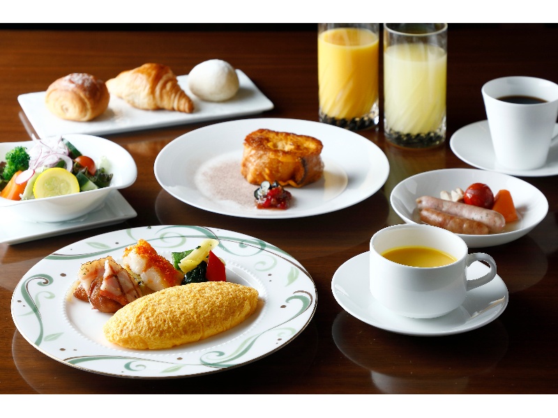 洋食の朝は、お好きなものをお好きなだけ選んでいただける種類豊富なブッフェをお楽しみいただけます。