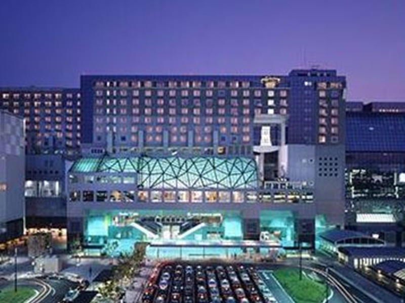 JR京都駅直結のホテルグランヴィア京都。
比類ないアクセスの良さは、パーティーをはじめ、展示会やセミナーなどにも抜群の集客力を発揮します。
また、ムービングライトや常設の大型プロジェクター、Wi-Fiなど設備も充実。ご要望に応じた様々な演出が可能です。