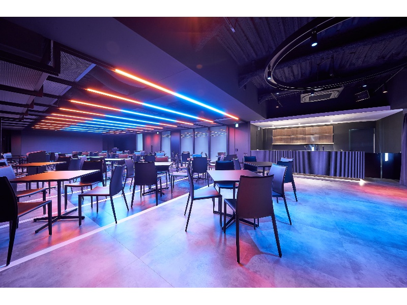 【メインフロア - 照明は調光可能なので自由自在に雰囲気を変えることができます】- グレイドパーク 新橋駅前8F（銀座口）