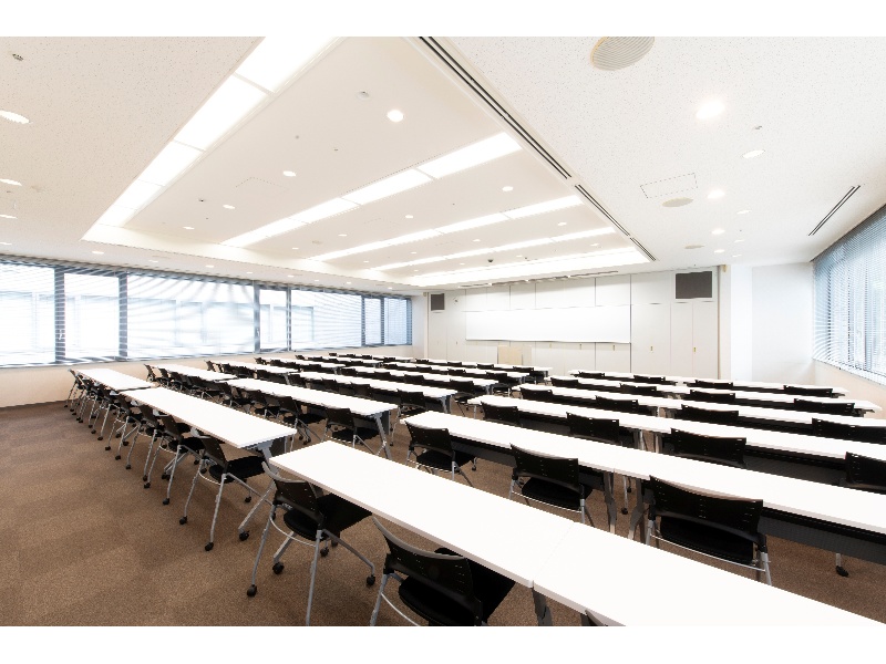 【会議室C（150㎡）】　スクール：60名