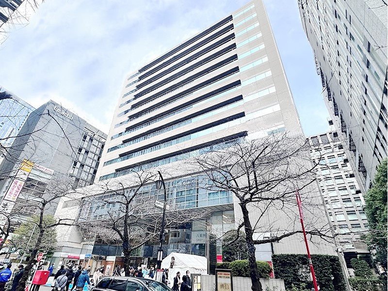 JR各線「東京駅 」八重洲北口 徒歩4分/東京メトロ 銀座線・東西線、都営地下鉄「日本橋駅」B3出口 徒歩1分