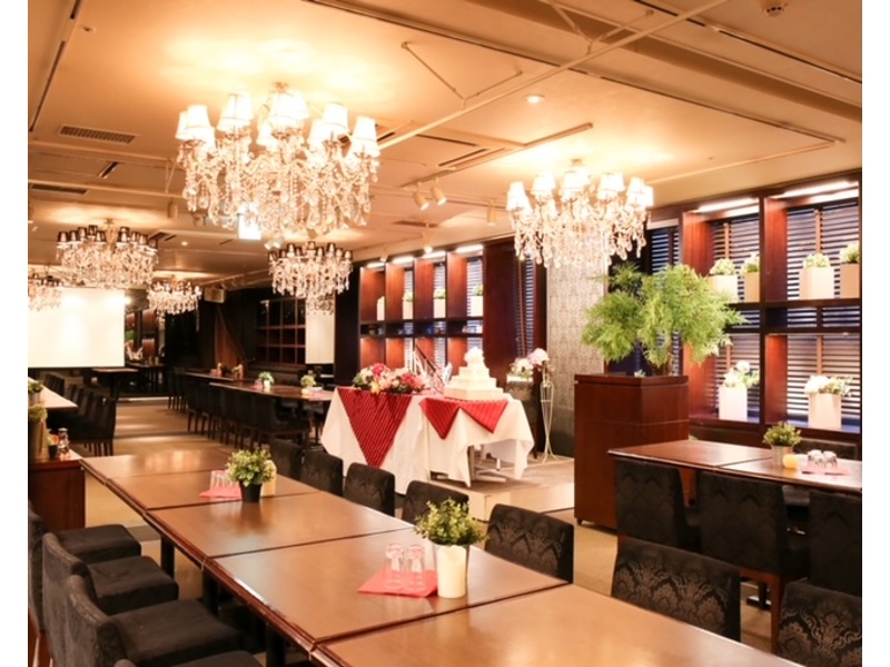 【レイアウト自由自在】
レイアウトはご自由に決めることも可能です。
※お人数によりますのでスタッフにご相談ください。