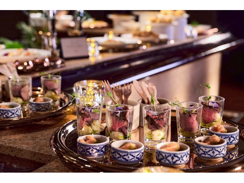 ブッフェ形式で自由にお料理を楽しんでいただけます。