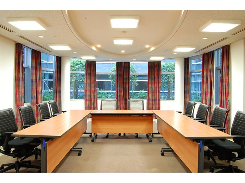 特別会議室(53㎡)<コの字16名>