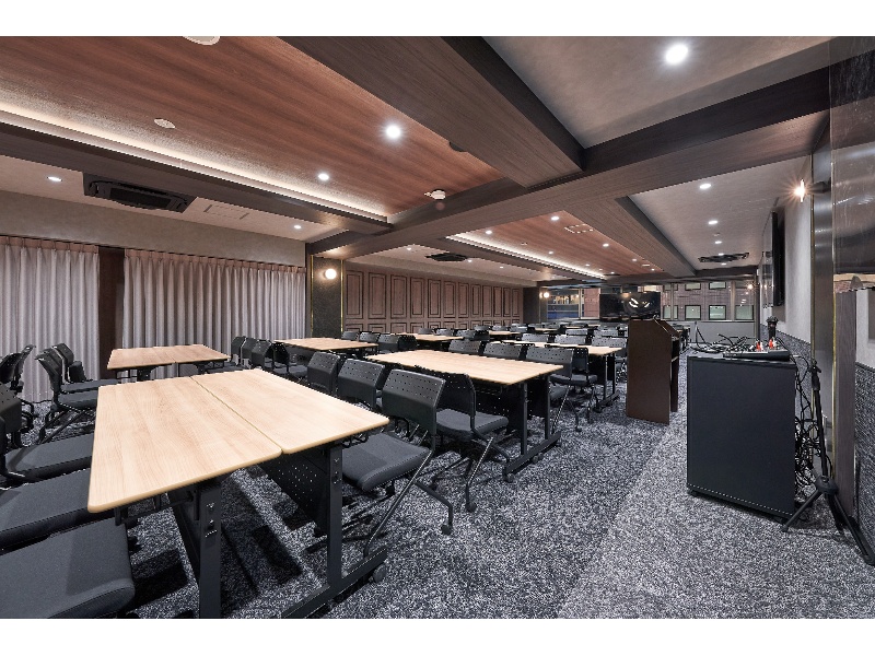 【メインフロア - 島型レイアウト】- TIME SHARING 新橋駅前5F（銀座口） の写真