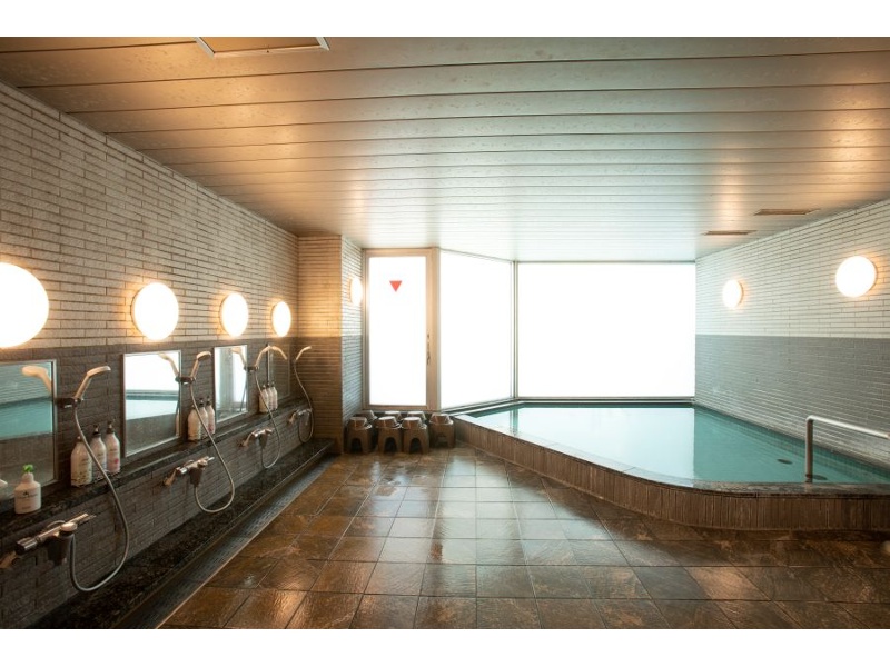 【宿泊フロア】
　サウナ付き大浴場