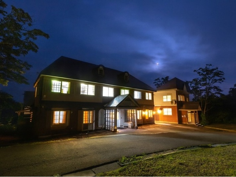 大自然の中のまるまる貸切一棟赤倉Lodge