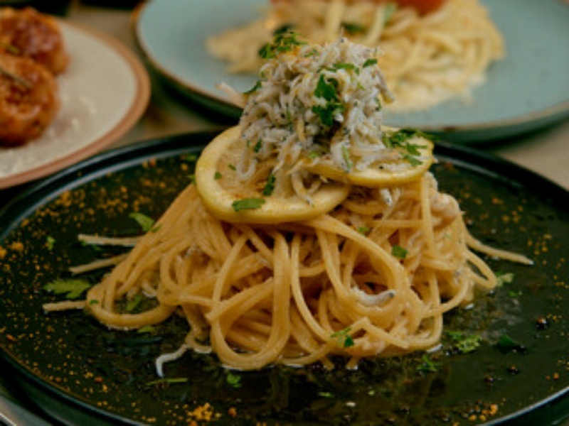 【アニバーサリープレート+記念撮影付き】選べるパスタorリゾットランチ限定コース　食後のコーヒー・紅茶