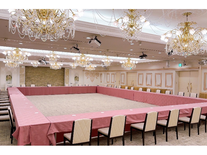 セレナーデの間
ロの字スタイル