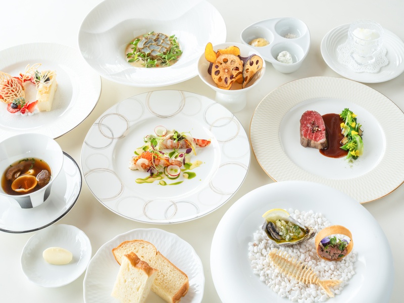 お料理イメージ
コース料理
季節によりメニュー内容に変更がある可能性があります。
※コース料理は11名様より承ります。