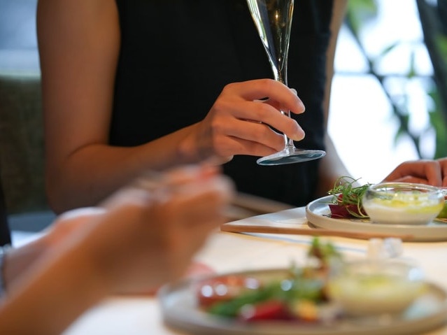 お料理は洋食コース・和食コース・ビュッフェなど、お集まりのご趣旨に応じて幅広くご提案させていただきます
