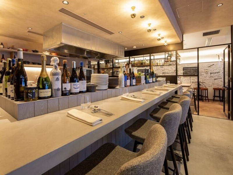 オシャレな大人の隠れ家スパニッシュバル