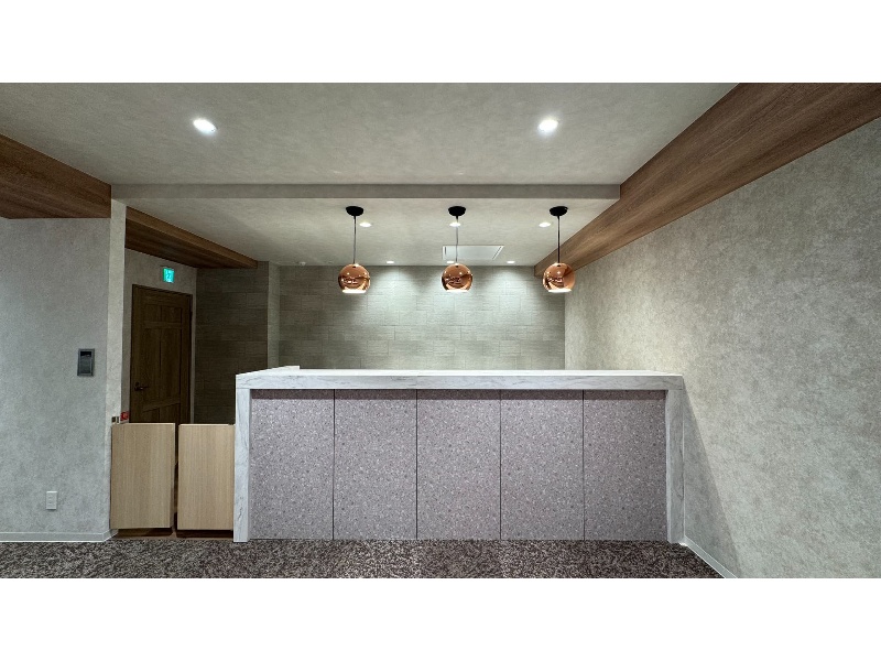 【バーカウンター- TIME SHARING 新橋駅前4F（銀座口） 】