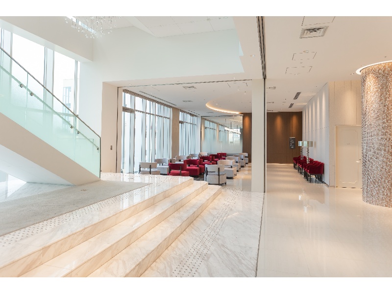 上品上質で広い15階ロビー