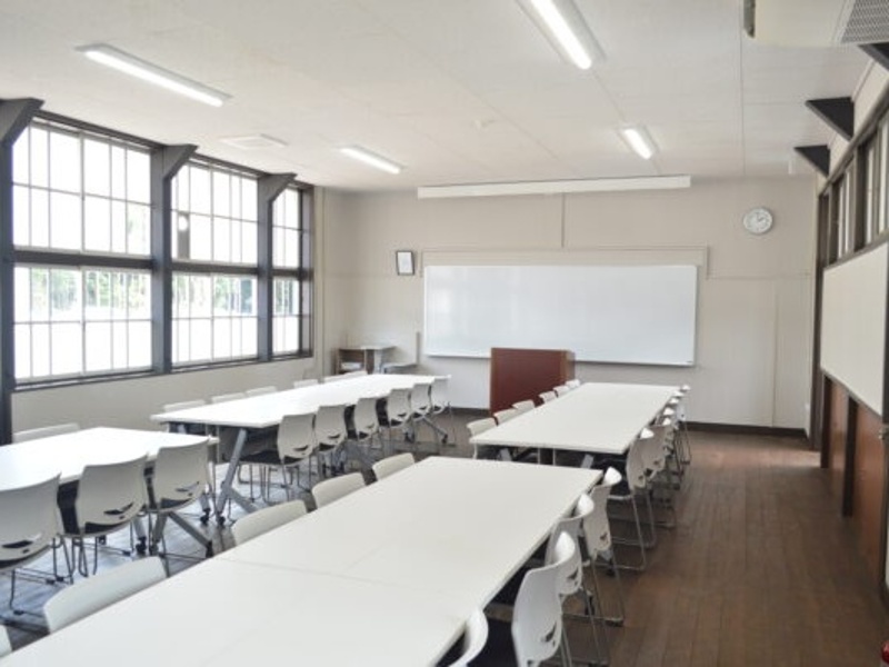 会議室兼食堂
最大ご利用人数 112名