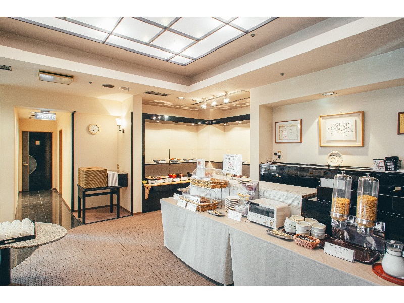 ご宿泊者限定のご朝食はバイキングスタイルで