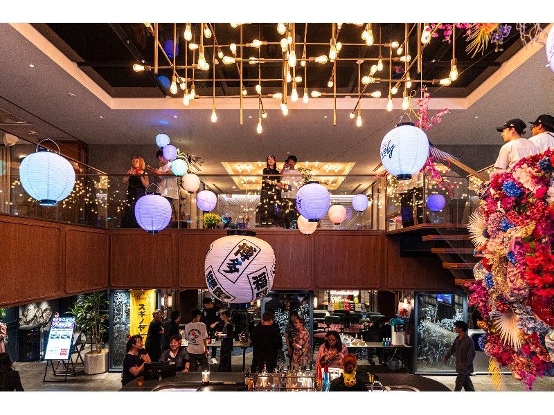 【BAR】
MUSIC×DESIGN
月に1度DJイベント開催。