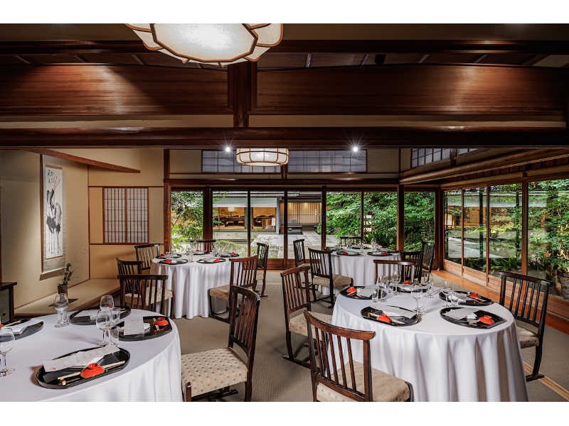 【新用亭】
最大30名様までご利用いただけるお部屋です。