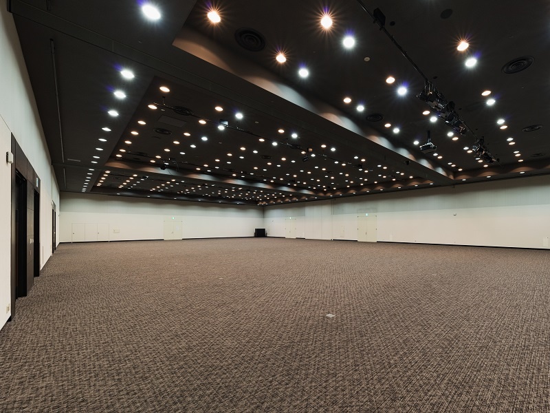 HALL 全体