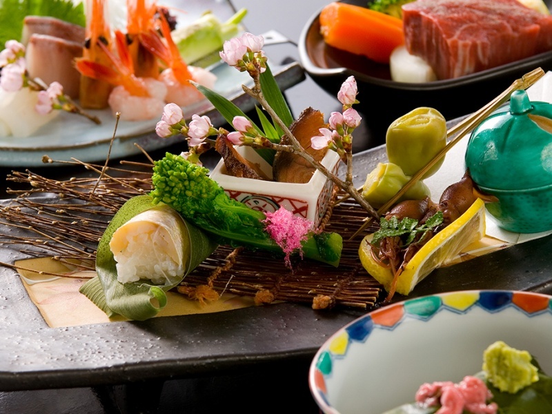 地産地消にこだわり、丁寧に調理した郷土会席。
素材の味を大切にした優しい味わいをご堪能ください。