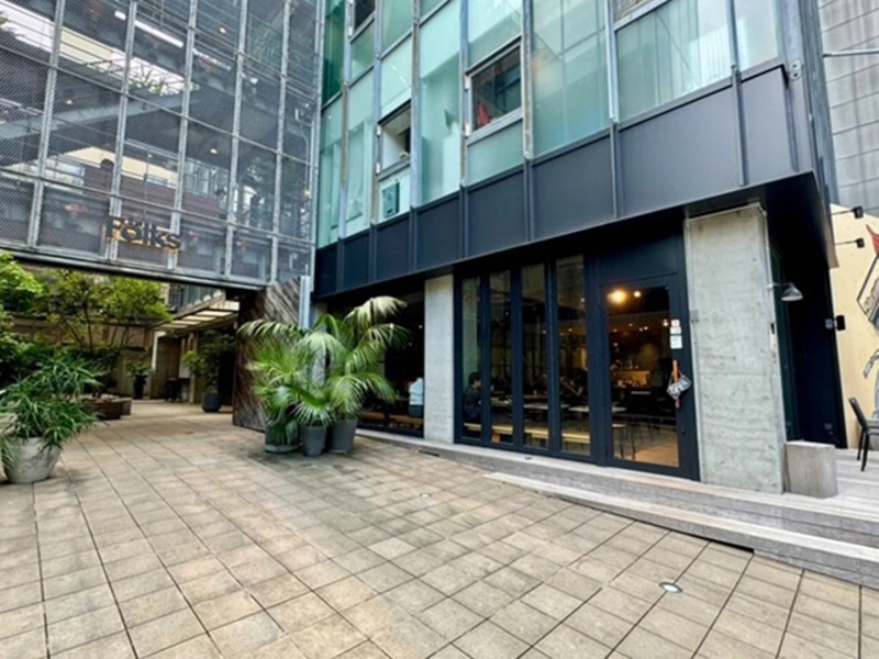  3駅利用可能（10分圏内） 立食80名着席50名