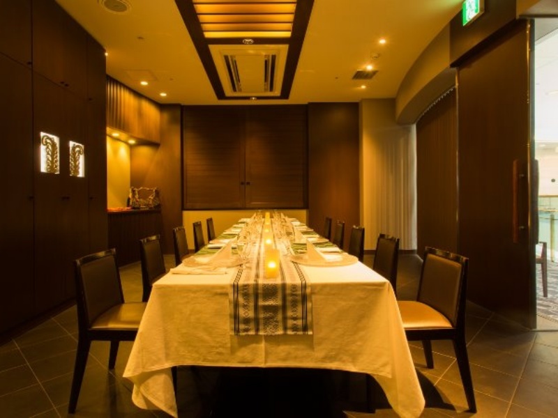 12名様までの少人数のミーティングや会食会にも最適です