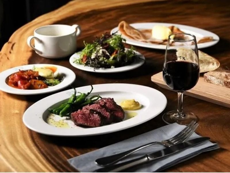 【お得なライトプラン】ビュッフェ料理5品+フリードリンクお一人4,000円