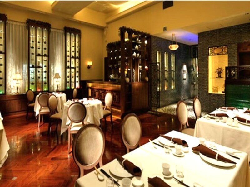 【宴会場】
歓送迎会・新年会・忘年会・周年記念・同窓会など様々な用途でご利用可能です。
